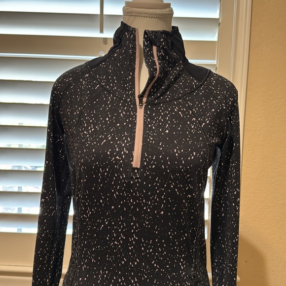 Lulu lemon half zipper - Picture 2 of 4